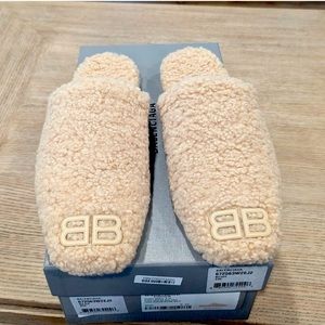 Authentic Men’s, Balenciaga Shearling mules in beige